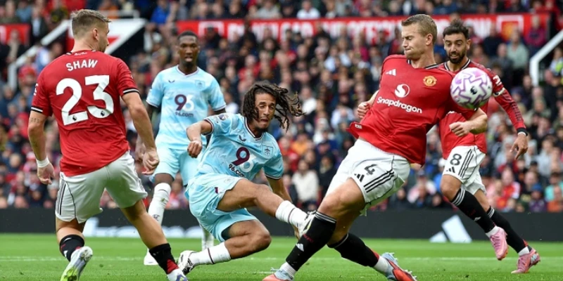 Phân Tích Burnley Vs Manchester United | 03:15 AM - 08/01/2026 2 Dự kiến đội hình ra sân trận cầu Burnley vs Manchester United
